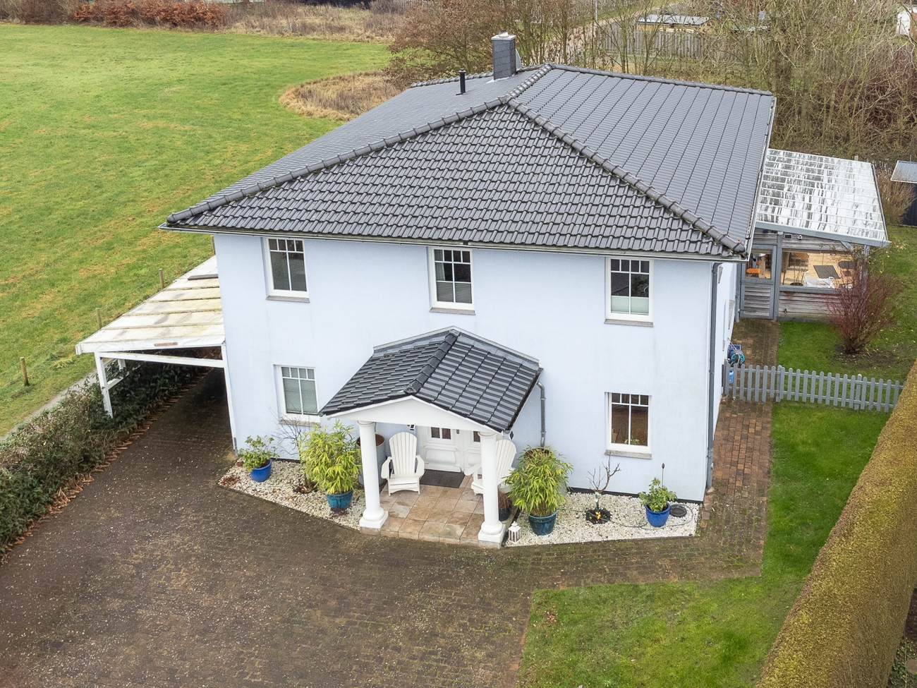 Stilvolles 2-Familienhaus in ruhiger Lage